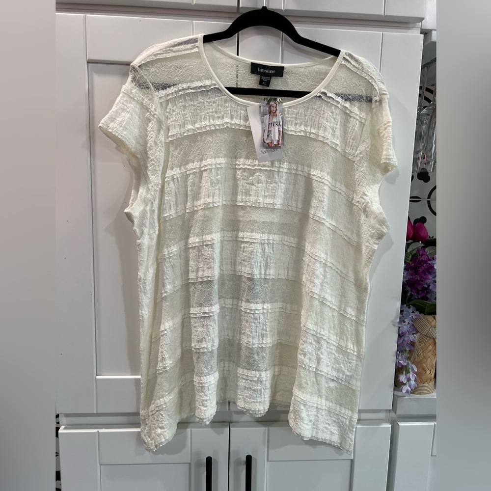 Beautiful Karen Kane ruffle lace top - Picture 4 of 4
